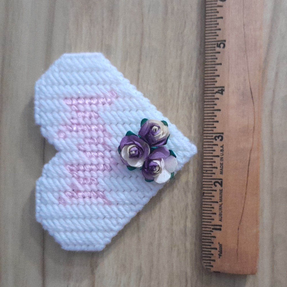 Handmade Plastic Canvas Mom heart magnet